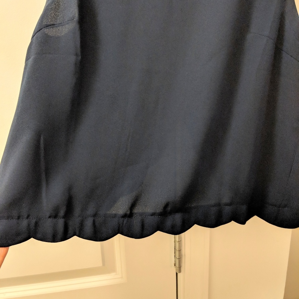 EUC Tobi - Scallop Top W/ Cool Back - Picture 6 of 7